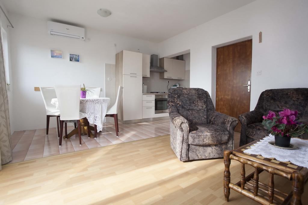 Apartments Dino Makarska Zewnętrze zdjęcie
