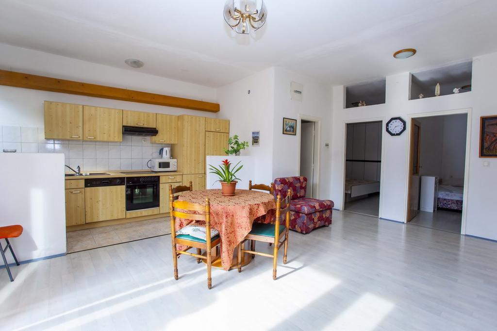 Apartments Dino Makarska Zewnętrze zdjęcie